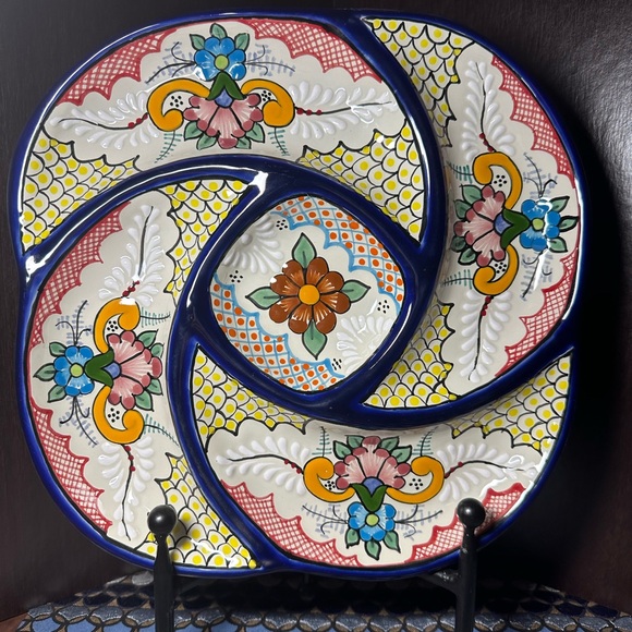 Mexican Talavera Folk Art Swirled Divided Platter. - Picture 1 of 5